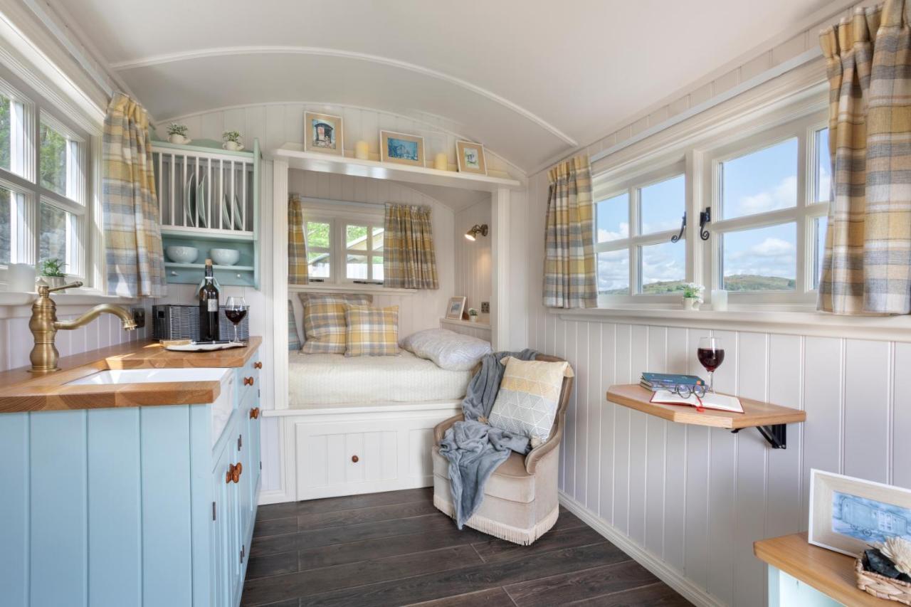 The Heron Shepherds Hut At Lyth Valley Brigsteer Екстер'єр фото
