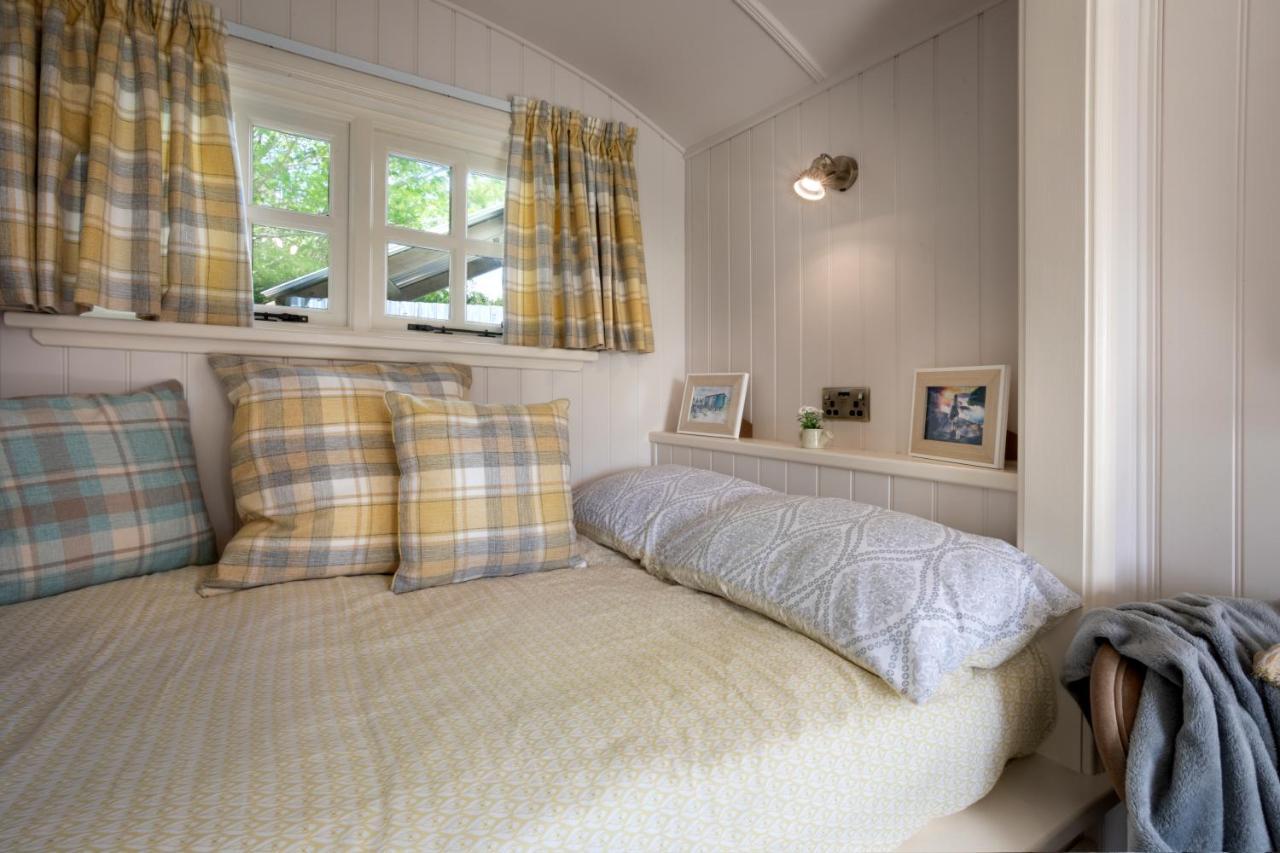 The Heron Shepherds Hut At Lyth Valley Brigsteer Екстер'єр фото